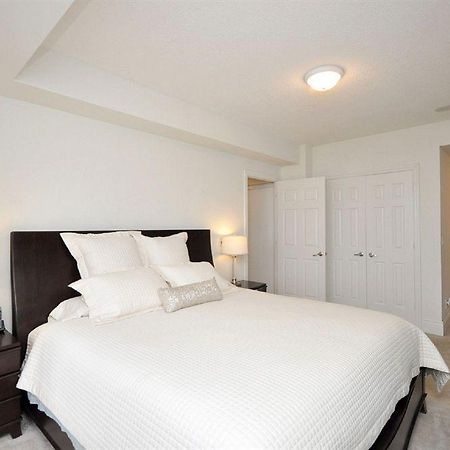 Downtown Mississauga Executive Suites Sq1 Kültér fotó