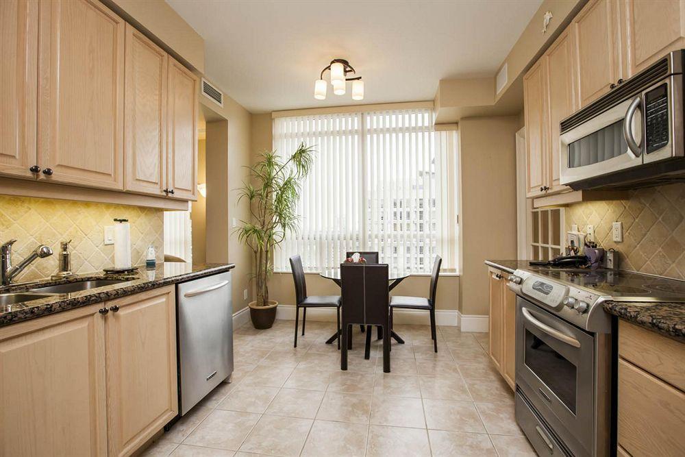 Downtown Mississauga Executive Suites Sq1 Kültér fotó
