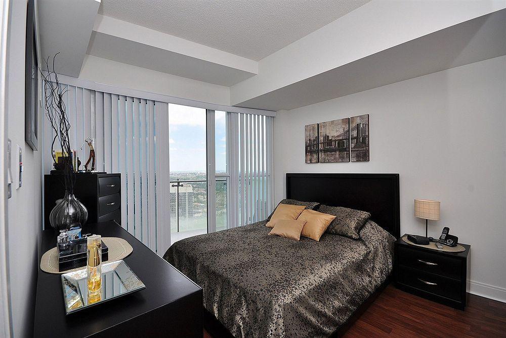 Downtown Mississauga Executive Suites Sq1 Kültér fotó