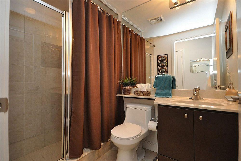 Downtown Mississauga Executive Suites Sq1 Kültér fotó