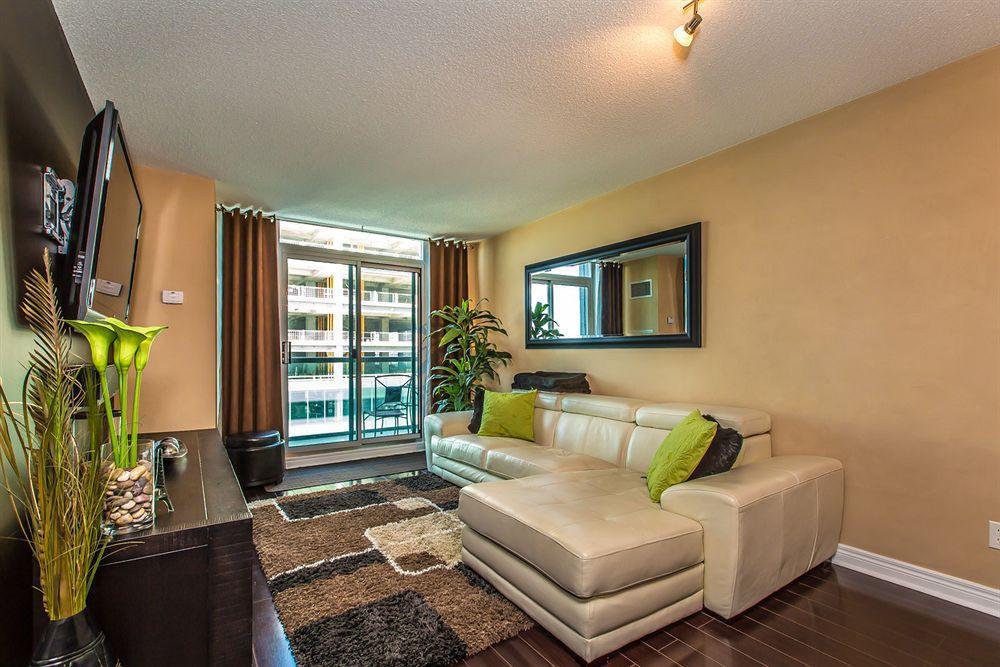 Downtown Mississauga Executive Suites Sq1 Kültér fotó