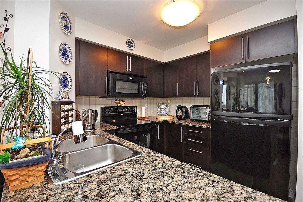 Downtown Mississauga Executive Suites Sq1 Kültér fotó