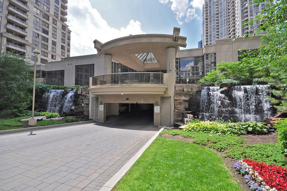 Downtown Mississauga Executive Suites Sq1 Kültér fotó