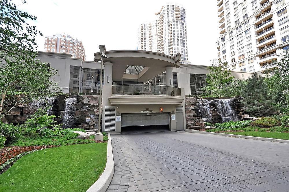 Downtown Mississauga Executive Suites Sq1 Kültér fotó