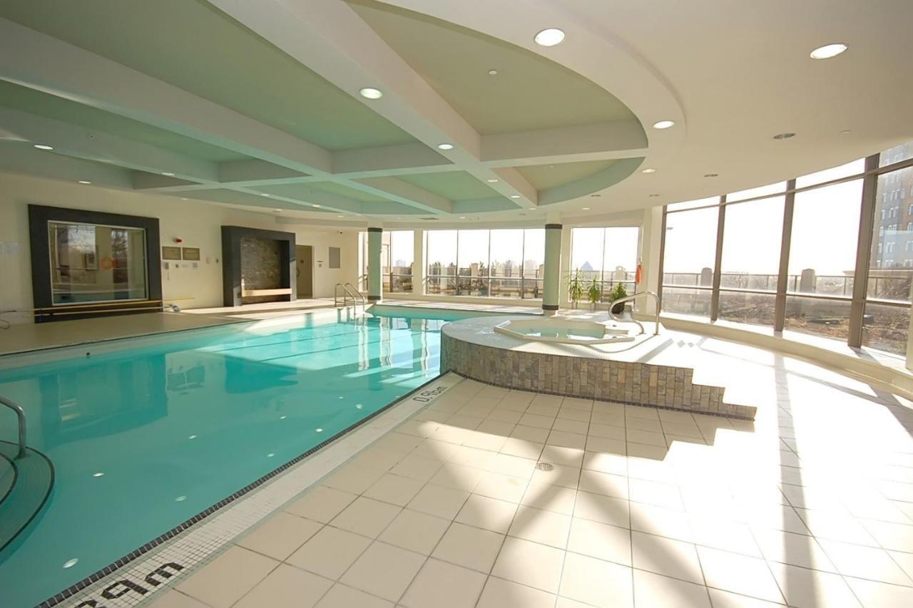 Downtown Mississauga Executive Suites Sq1 Kültér fotó